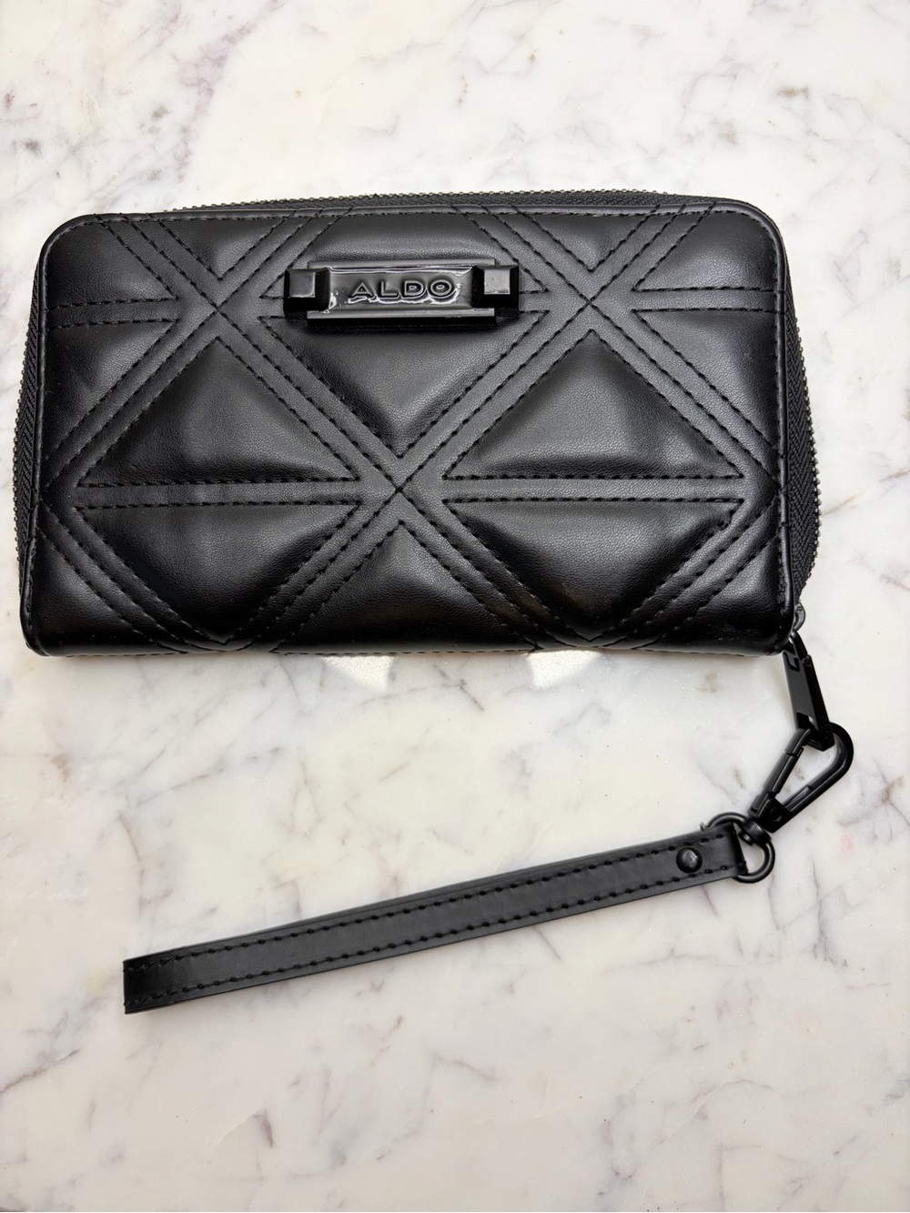 ALDO Black Quilted Zip-Around Wristlet Wallet – Geometric Design
